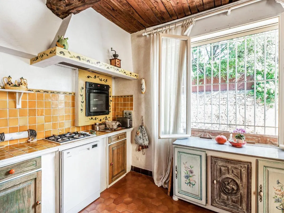 Charming Holiday Home In Lorgues With Pool